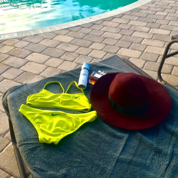 Nike Women's Solid Sport Bikini Swimsuit Set 👙✔️ - Picture 6 of 6